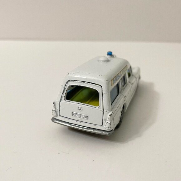 Matchbox Speed Kings Lesney Mercedes Benz Binz Ambulance K63 Diecast - Picture 4 of 16